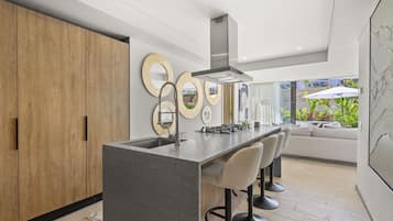 Comfort Apartment | Private kitchen | Coffee/tea maker, freezer, dining tables