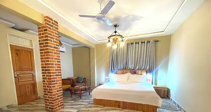 Charming 1-bedroom hotel in amazing Winneba with AC #3
