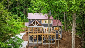 المنشأة من الخارج