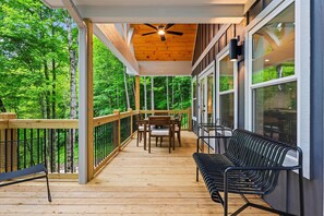 تناول الطعام بالخارج