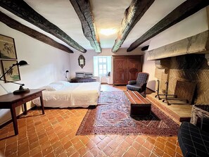 5 chambres, fer et planche à repasser, Wi-Fi