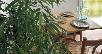 Charming Artistic Apartment with AC, WiFi in the heart of Alexandria Downtown