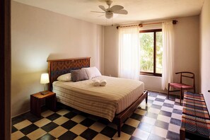 2 chambres, fer et planche à repasser, Wi-Fi, draps fournis