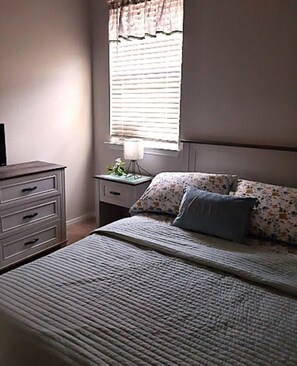 4 chambres, fer et planche à repasser, Wi-Fi, draps fournis