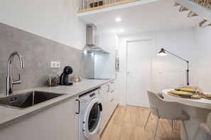 Fridge, microwave, coffee/tea maker, electric kettle