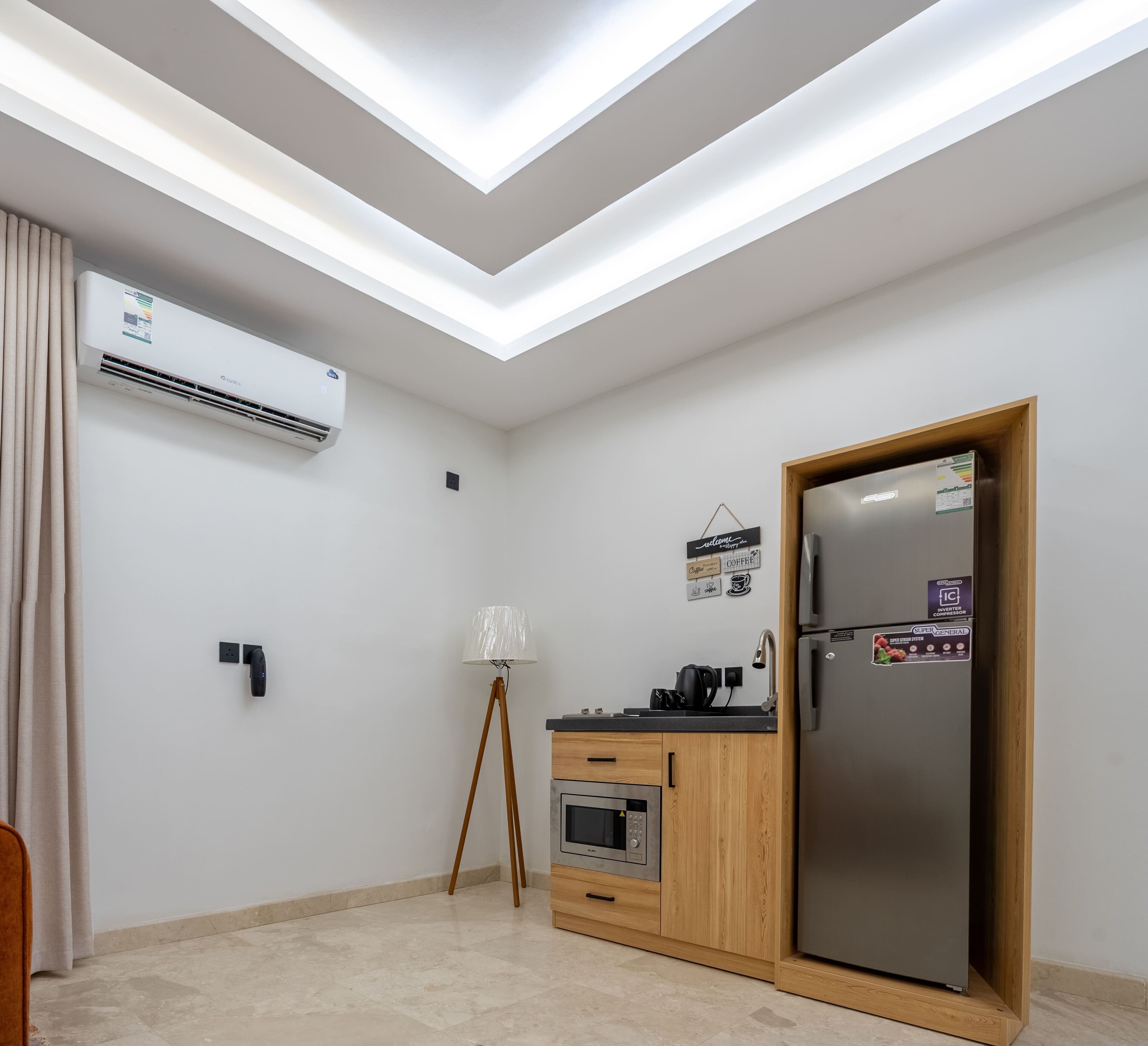 Fridge, microwave, stovetop