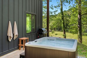 Bain à remous extérieur