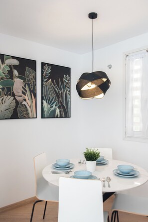 Dining - Casa Jasmine 5 minutes from the beach (barcelona)
