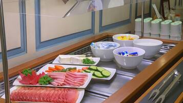 Free daily buffet breakfast