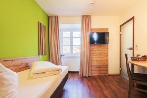 Habitació individual | Escriptori i wifi gratuïta 