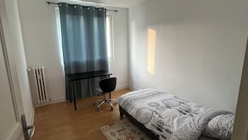 4 多间卧室、免费 WiFi、床单