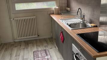 冰箱、微波炉、烤箱、炉灶