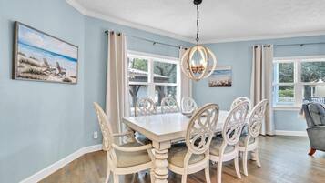 House, Multiple Beds (By the Ocean Blue) | Dining
