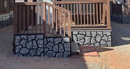 Charming 2-bedroom cabin #103 with AC, Wi-Fi in delightful Moab