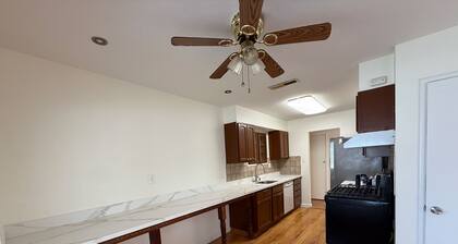 Welcoming 3-bedroom house in Fremont Near Everything