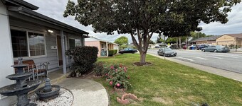 Welcoming 3-bedroom house in Fremont Near Everything