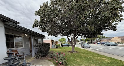 Welcoming 3-bedroom house in Fremont Near Everything