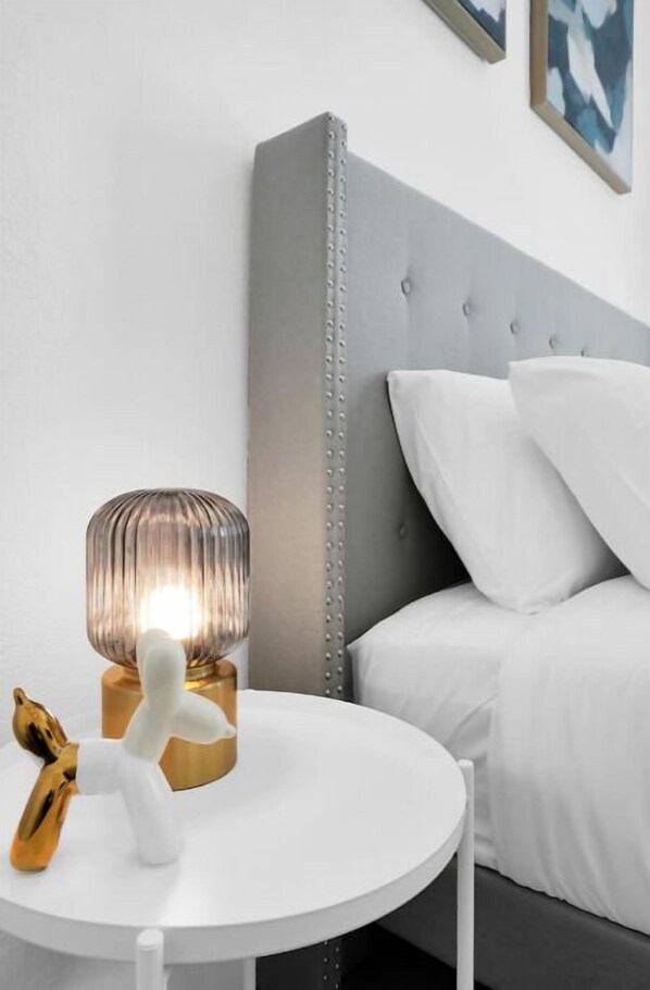 1 chambre, coffres-forts dans les chambres, fer et planche à repasser