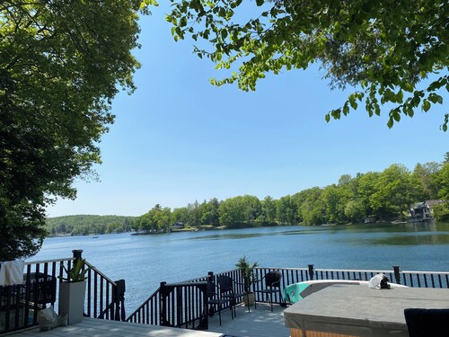 Charming 2-bedroom cottage on Loon Lake.