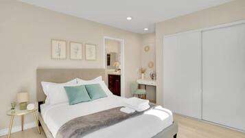 1 bedroom, in-room safe, iron/ironing board, free WiFi