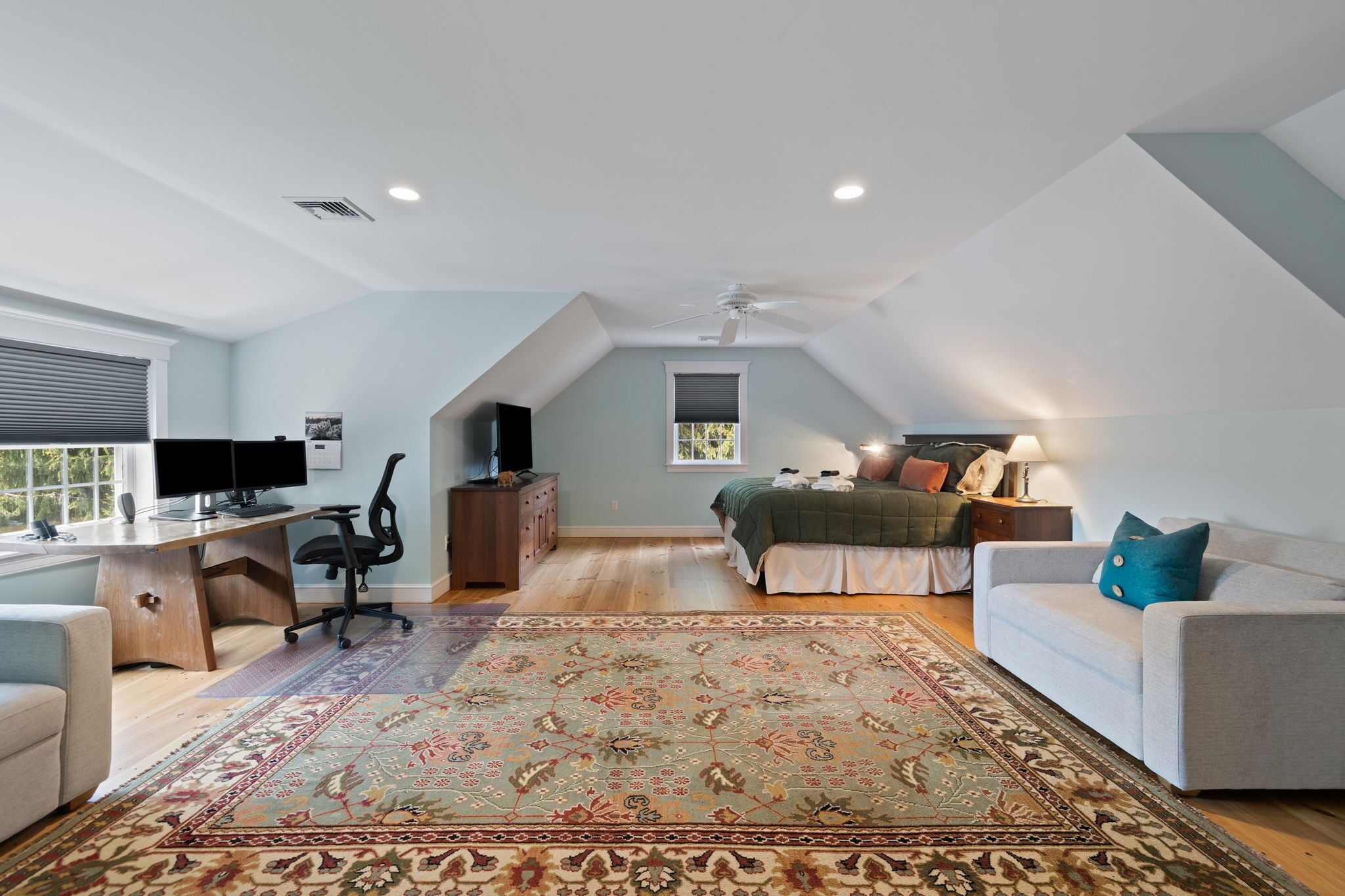 4 Schlafzimmer, Schreibtisch, Bügeleisen/Bügelbrett, Reisekinderbett