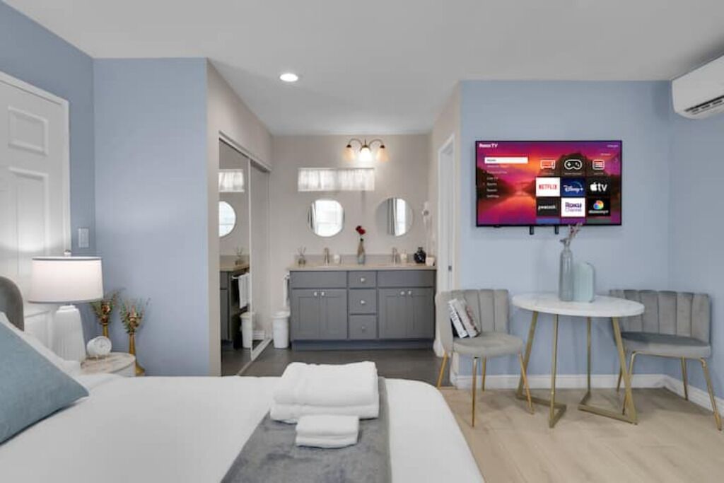 1 soverom, safe på rommet, strykejern/-brett og wi-fi (inkludert)