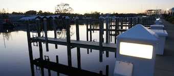 The Harbor Hideout - Riverside home near Beaches, Pier, downtown shops