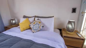 2 bedrooms, iron/ironing board, travel cot, WiFi