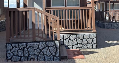 Charming 2-bedroom cabin #105 in amazing Moab with AC, WiFi