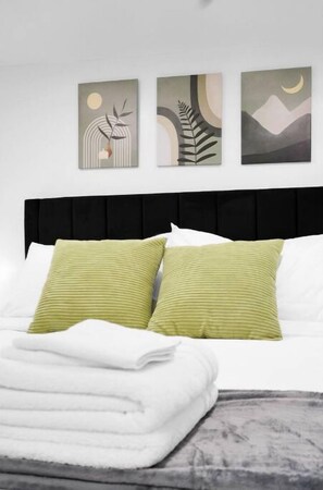 1 bedroom, in-room safe, iron/ironing board, free WiFi