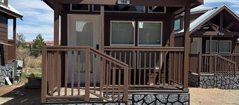 Cozy 2-bedroom cabin #106 in awesome Moab with AC, Wi-Fi