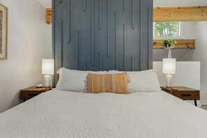1 dormitorio, tabla de planchar con plancha, wifi y ropa de cama