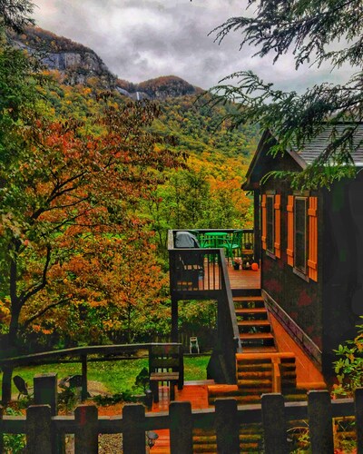 Incredible waterfall and mountain views| Hot Tub| Fire Pit