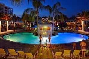 Beheizter Pool