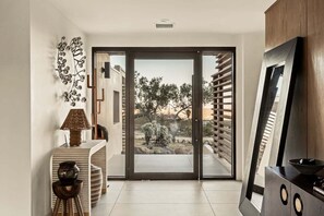 Interior - Fleur by Fieldtrip - Architectural Desert Estate w Pool (Joshua Tree)