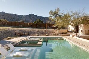 Lämmitetty uima-allas