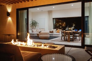 Interior - Fleur by Fieldtrip - Architectural Desert Estate w Pool (Joshua Tree)