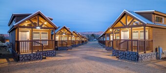 Charming 2-bedroom cabin #108 with AC, Wi-Fi in lovely Moab