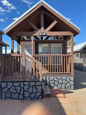 Exterior - Charming 2-bedroom cabin #109 in fabulous Moab with AC, Wi-Fi (Moab)