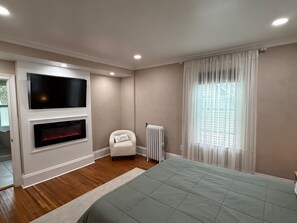 4 habitaciones, tabla de planchar con plancha, wifi y ropa de cama 