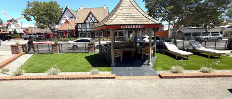 تناول الطعام بالخارج