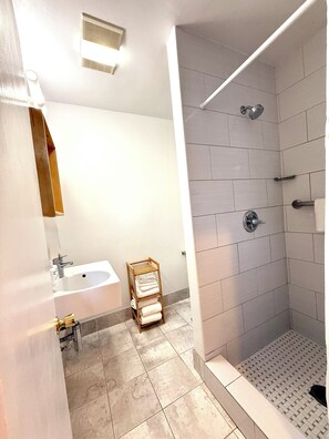 Douche, séchoir à cheveux