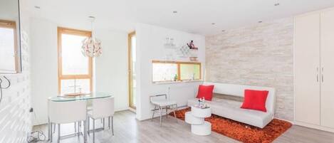 Smart TV, videogiochi, lettore DVD, monitor per computer