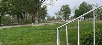 3-bedroom house in Rochester with a fenced back yard, AC, WiFi