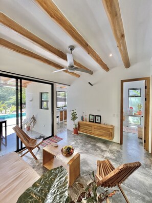 Interior - Casa Kocuyo – Boutique-Style Comfort Steps from the Ocean (Sámara)