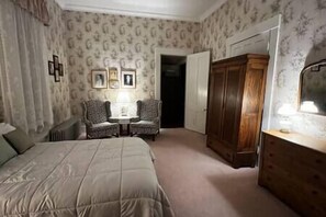 5 Schlafzimmer, Bügeleisen/Bügelbrett, WLAN, Bettwäsche