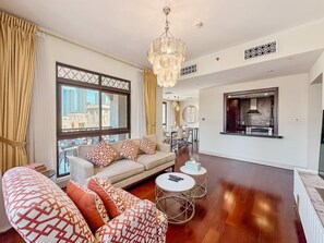 TV - Royal Living Burj Views in Iconic Old Town by SBH (Dubai)