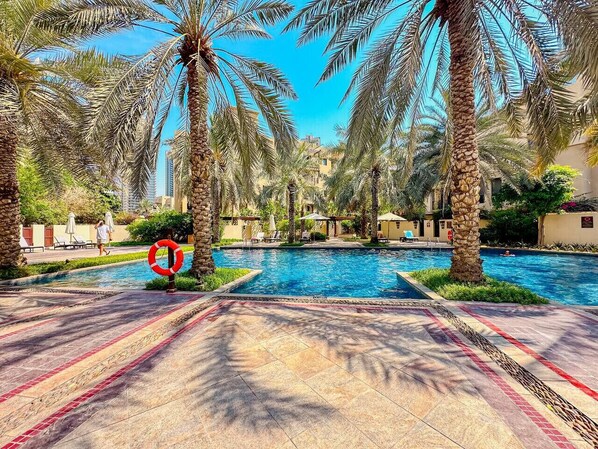 Pool - Royal Living Burj Views in Iconic Old Town by SBH (Dubai)