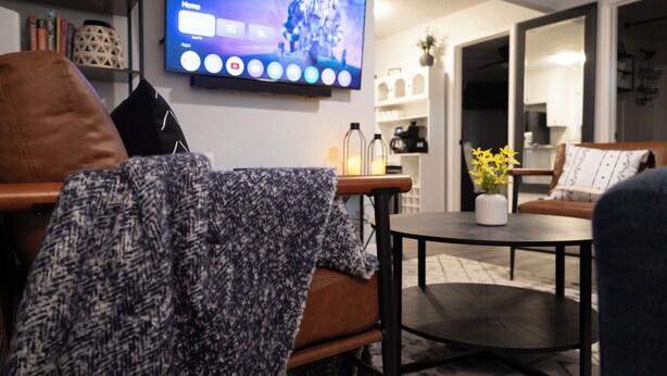 Interior - Beautiful, modern furnished 3-bedroom, 2-bathroom cottage near attractions. (Portsmouth)