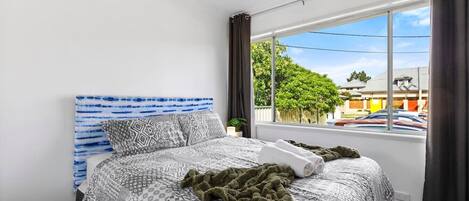 3 bedrooms, desk, iron/ironing board, WiFi